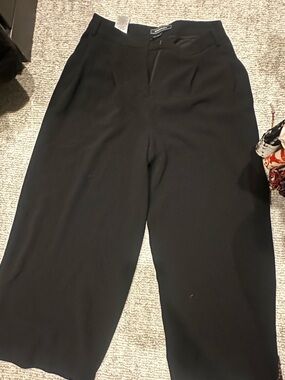 BCBG maxazria
M medium black wide leg pants